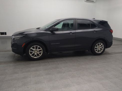 Used 2022 Chevrolet Equinox LS w/ LS Convenience Package image 2