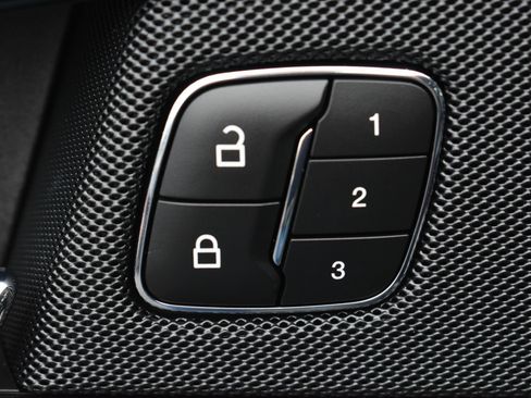 Used 2023 Lincoln Nautilus AWD w/ Premium Package image 13