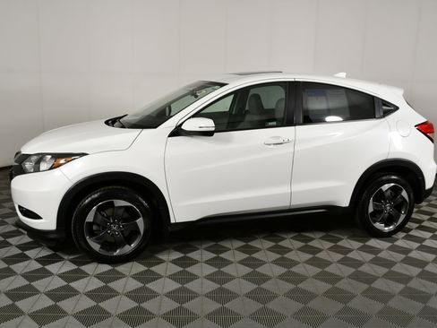Used 2018 Honda HR-V EX image 9