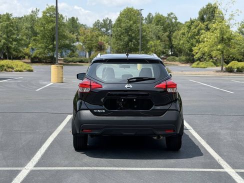 Used 2019 Nissan Kicks S FWD image 6