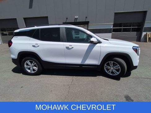 Used 2023 GMC Terrain SLE w/ Driver Convenience Package AWD/4WD image 6