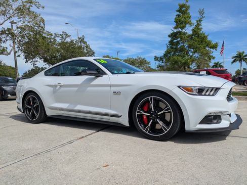 Used 2016 Ford Mustang GT Premium w/ Equipment Group 401A RWD image 2