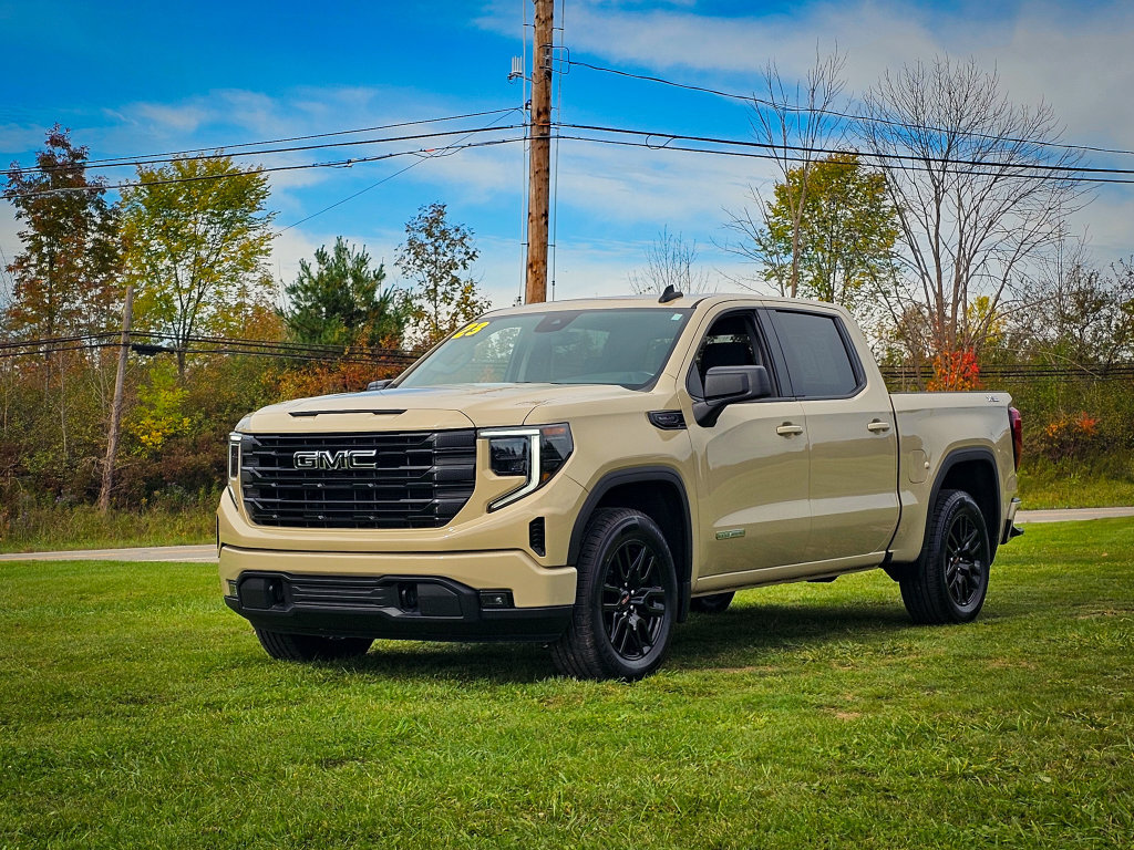 Used 2023 GMC Sierra 1500 Elevation w/ LPO, Elevation Black Package AWD/4WD image 9