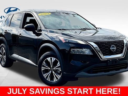 Used 2023 Nissan Rogue SV FWD image 3