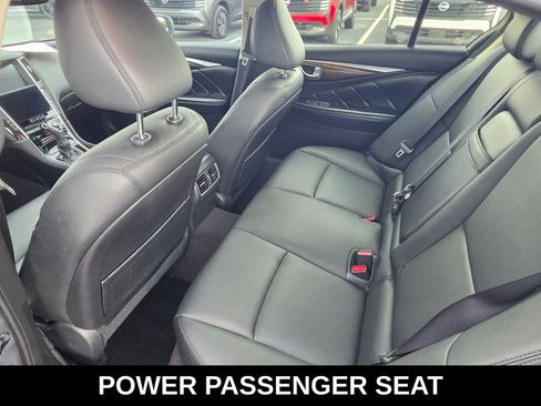 Used 2019 INFINITI Q50 Luxe w/ Essential Package (3.0T Luxe) AWD/4WD image 12