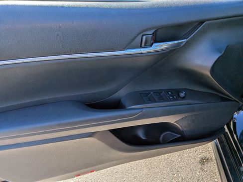 Used 2023 Toyota Camry SE image 8