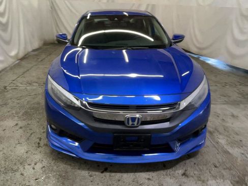 Used 2017 Honda Civic Touring image 3