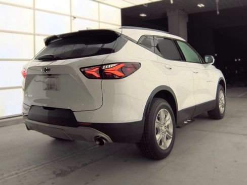 Used 2021 Chevrolet Blazer LT FWD image 2