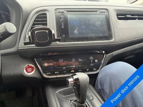 Used 2018 Honda HR-V EX image 11