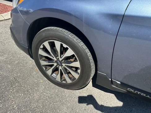 Used 2017 Subaru Outback 2.5i Limited image 11