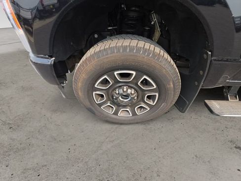 Certified 2023 Ford F350 Platinum AWD/4WD image 14