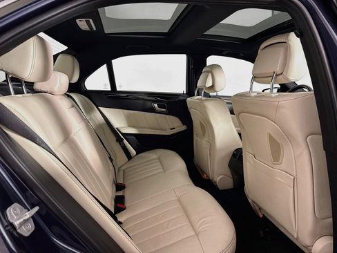 Used 2015 Mercedes-Benz E 400 4MATIC Sedan image 38