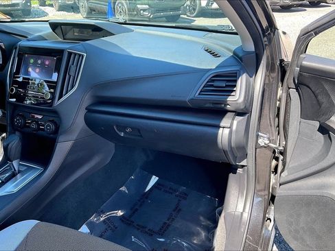 Used 2019 Subaru Crosstrek 2.0i AWD/4WD image 19