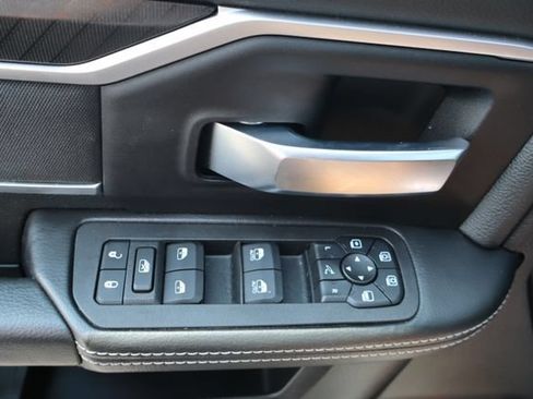Used 2025 RAM 3500 Big Horn AWD/4WD image 36