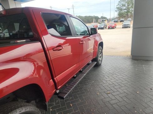 Used 2015 Chevrolet Colorado Z71 image 11