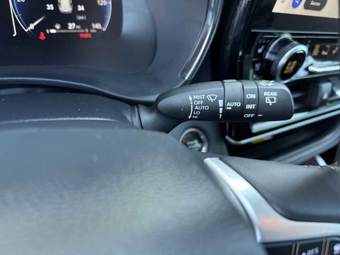 Used 2024 Toyota Highlander Platinum image 25