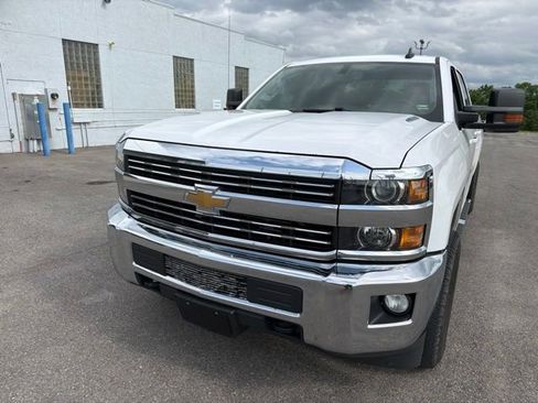 Used 2016 Chevrolet Silverado 2500 LT w/ LT Convenience Package AWD/4WD image 4
