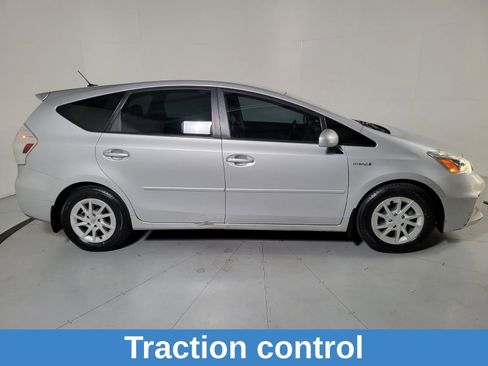 Used 2014 Toyota Prius V Three image 4