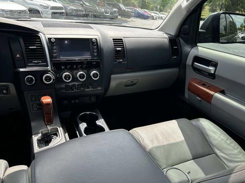 Used 2020 Toyota Sequoia Platinum AWD/4WD image 18