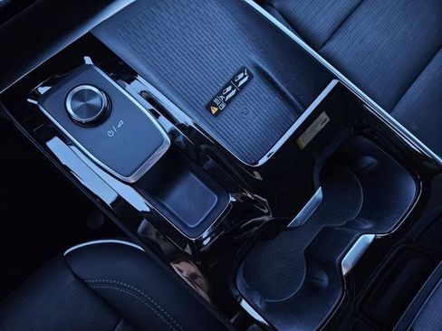 Used 2025 Buick Enclave Sport Touring image 19