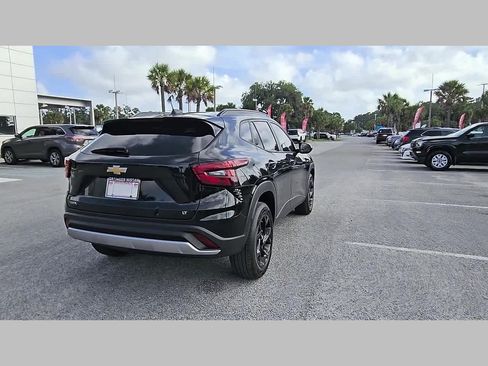 Used 2025 Chevrolet Trax LT w/ Driver Confidence Package FWD image 34