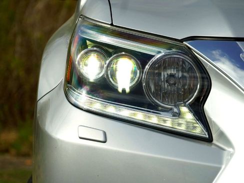 Used 2017 Lexus GX 460 image 3