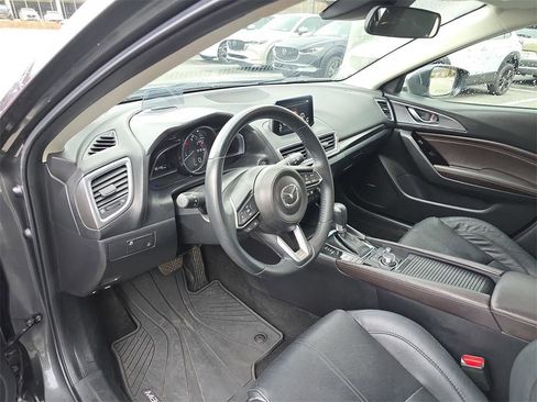 Used 2018 MAZDA MAZDA3 Grand Touring image 22