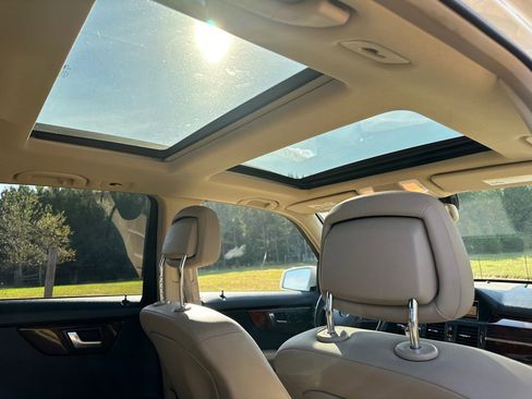 Used 2012 Mercedes-Benz GLK 350 4MATIC image 16