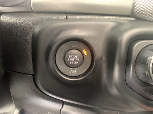 Used 2021 Jeep Wrangler Unlimited Sahara AWD/4WD image 17