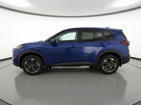 Used 2025 Nissan Rogue SV image 3