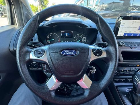 Used 2022 Ford Transit Connect XLT FWD image 16