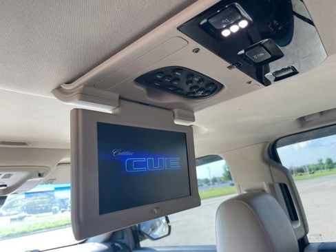 Used 2018 Cadillac Escalade ESV Luxury AWD/4WD image 7