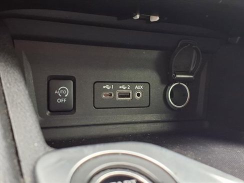 Used 2024 Nissan Sentra SV w/ Trunk Package image 7