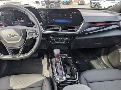 Used 2024 Chevrolet Trax RS w/ Sunroof Package image 18