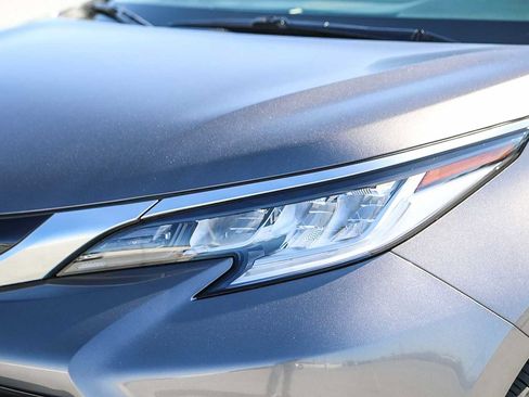 Certified 2024 Toyota Sienna Limited image 8