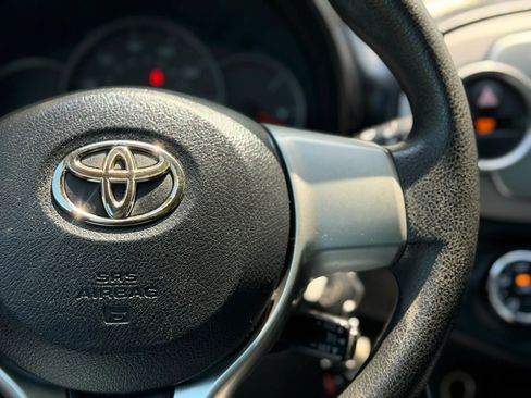 Used 2012 Toyota Yaris LE FWD image 18