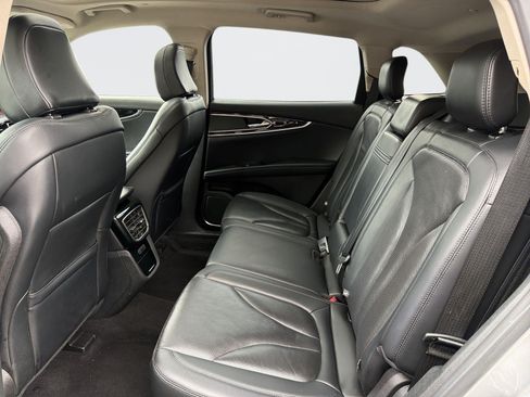 Used 2023 Lincoln Nautilus Reserve AWD/4WD image 25