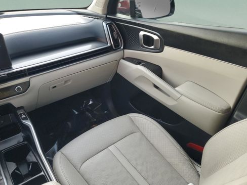 Certified 2025 Kia Sorento S image 14