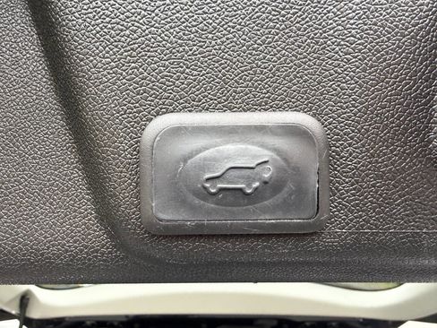 Used 2016 Buick Enclave Leather AWD/4WD image 7