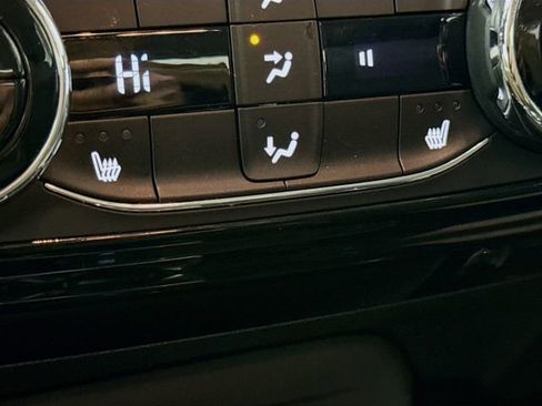 Used 2024 Chevrolet Trax LT w/ Driver Confidence Package image 21