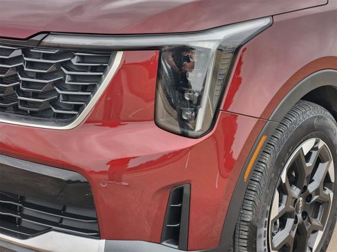 Used 2025 Kia Sorento S w/ Panoramic Sunroof Package image 12