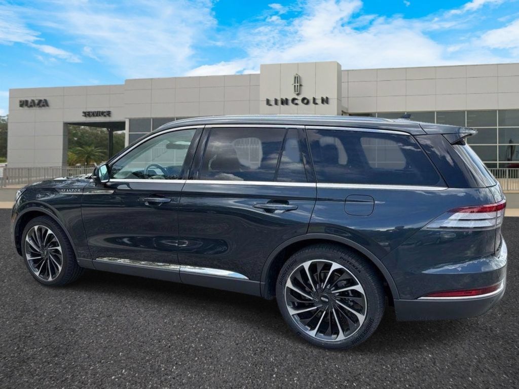 Used 2022 Lincoln Aviator Reserve w/ Equipment Group 201A RWD image 5