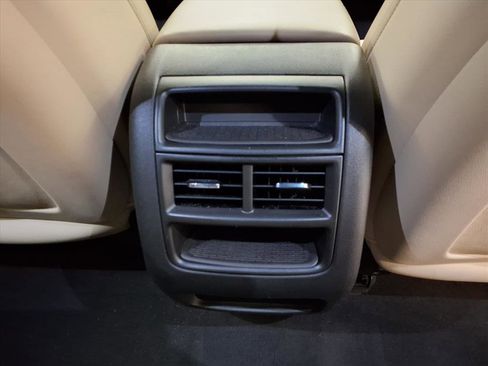 Used 2017 Cadillac XT5 FWD image 15