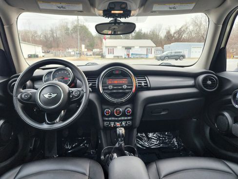 Used 2016 MINI Cooper 4-Door Hardtop w/ Cold Weather Package image 27