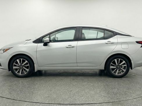 Used 2025 Nissan Versa SV FWD image 5