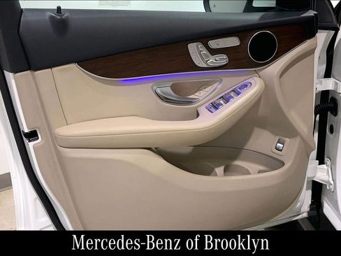 Used 2022 Mercedes-Benz GLC 300 4MATIC image 23