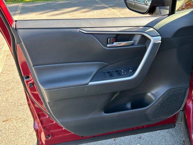 Used 2019 Toyota RAV4 XLE w/ All Weather Liner Package AWD/4WD image 20