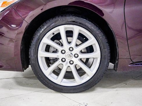 Used 2014 Toyota Avalon Limited image 15