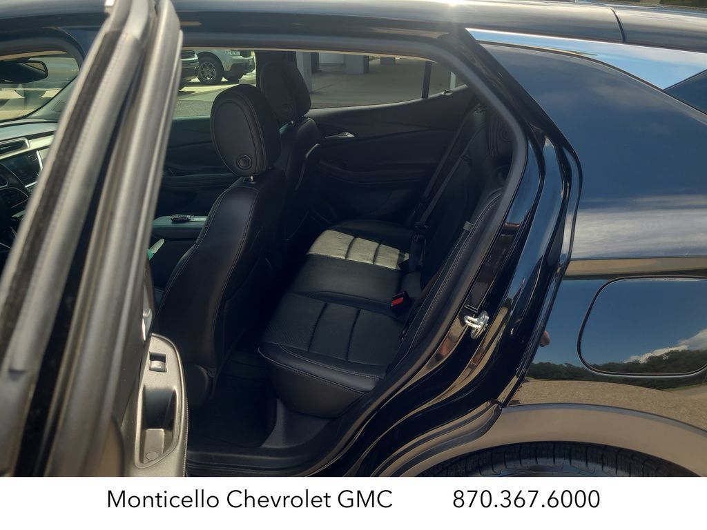 Certified 2022 Buick Encore GX Essence w/ Experience Buick Package FWD image 28