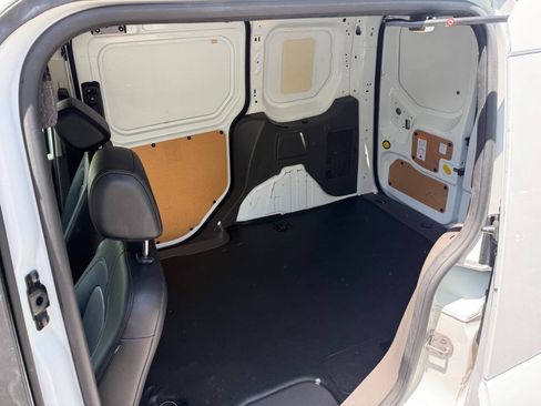 Used 2021 Ford Transit Connect XL FWD image 18